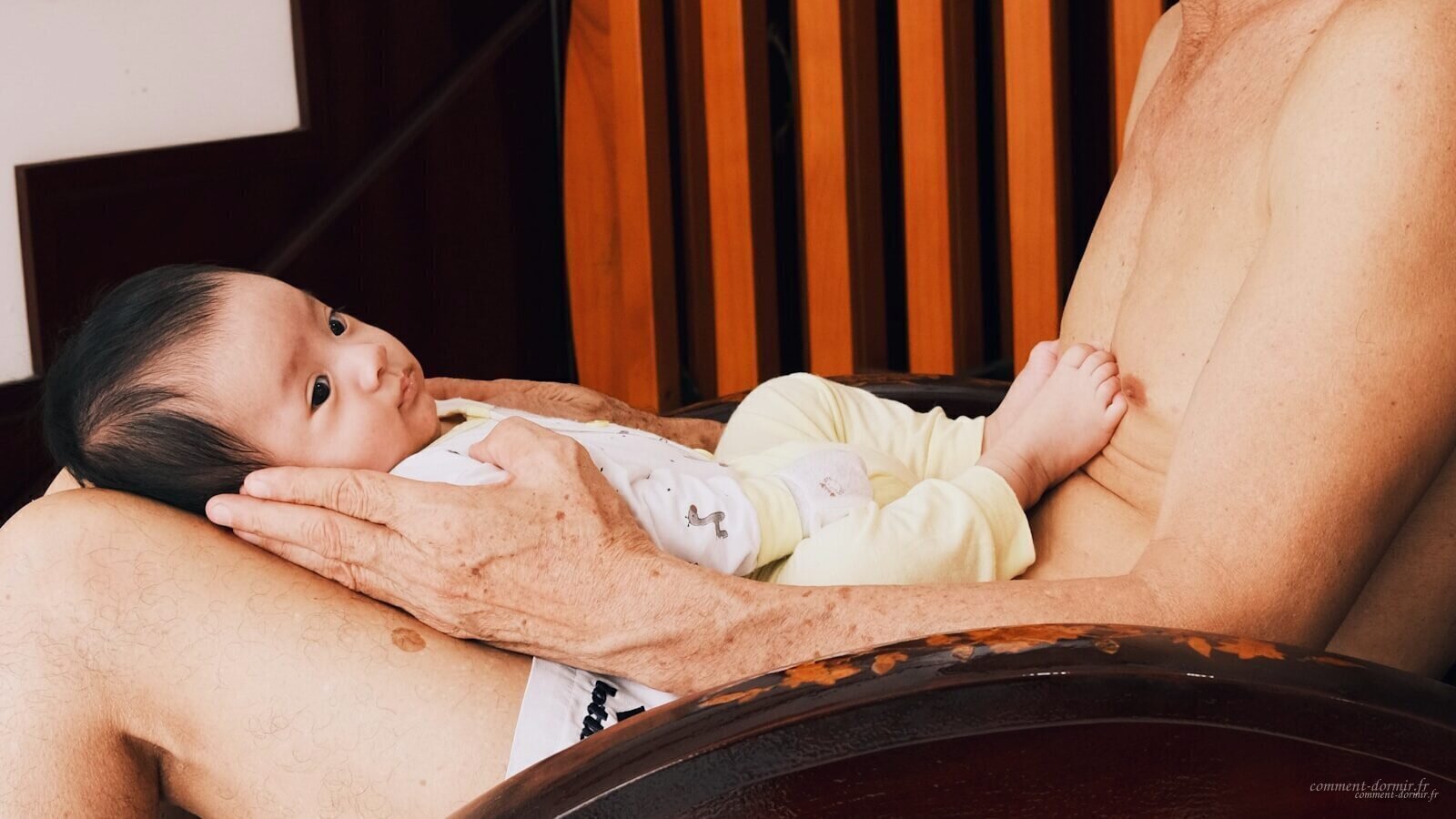 Sommeil des Seniors : Pourquoi il Change et Comment Bien Dormir après 60 ans